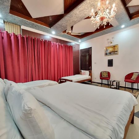 Shelton Mellton Lodges Rawalpindi Bagian luar foto