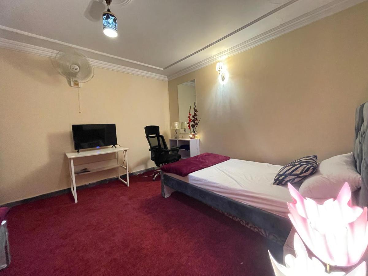 Shelton Mellton Lodges Rawalpindi Bagian luar foto