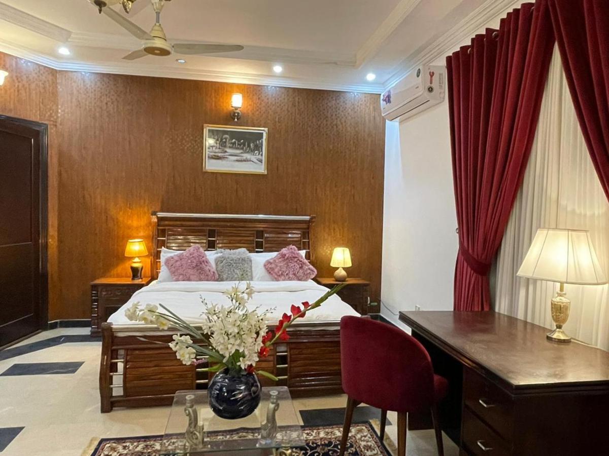Shelton Mellton Lodges Rawalpindi Bagian luar foto