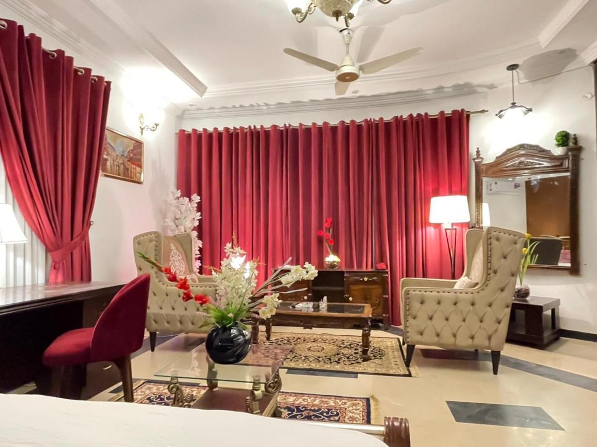 Shelton Mellton Lodges Rawalpindi Bagian luar foto