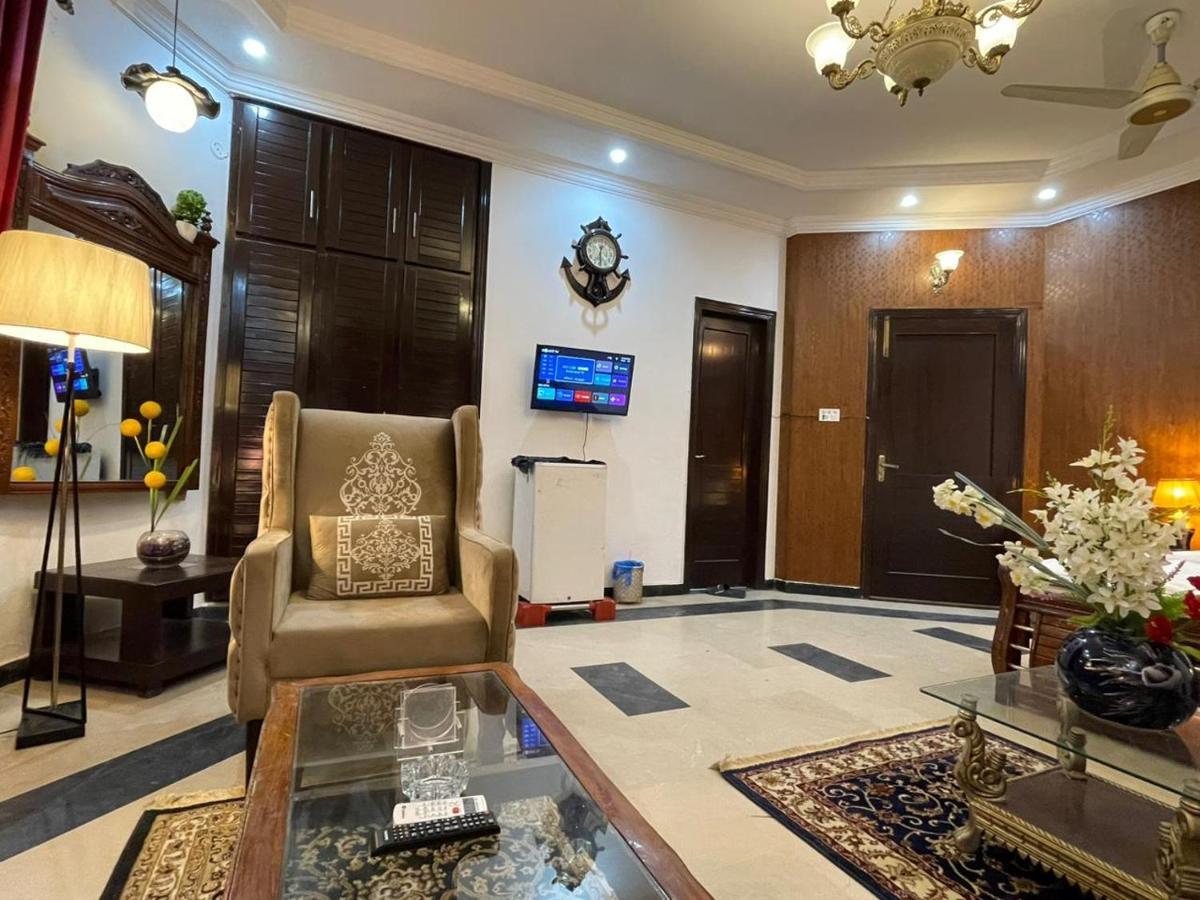 Shelton Mellton Lodges Rawalpindi Bagian luar foto